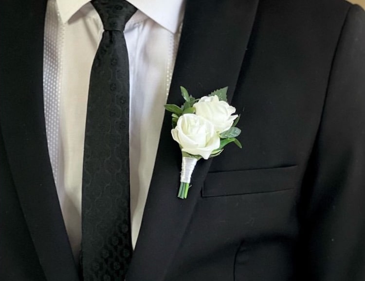 گل یقه کت برای کت و شلوار مردانه 