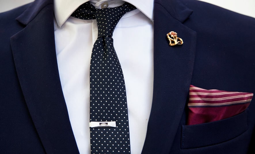 اکسسوری مناسب کت و شلوار